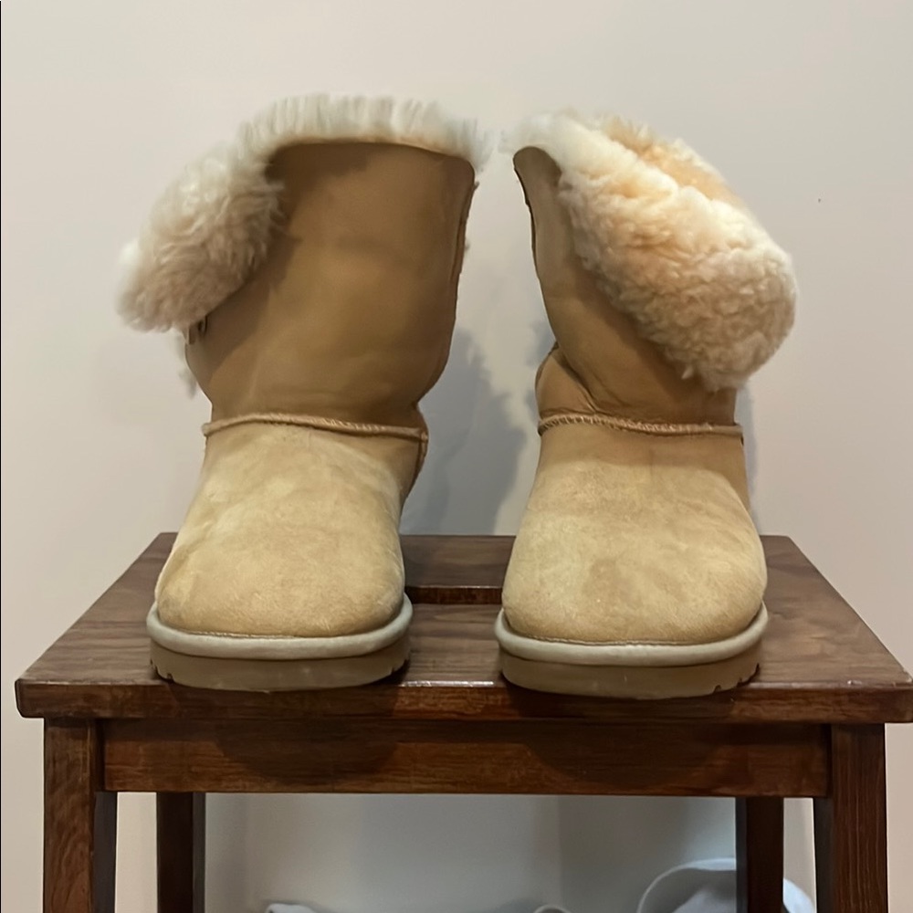 UGG Tan Cream Winter Boots with Plush Lining
